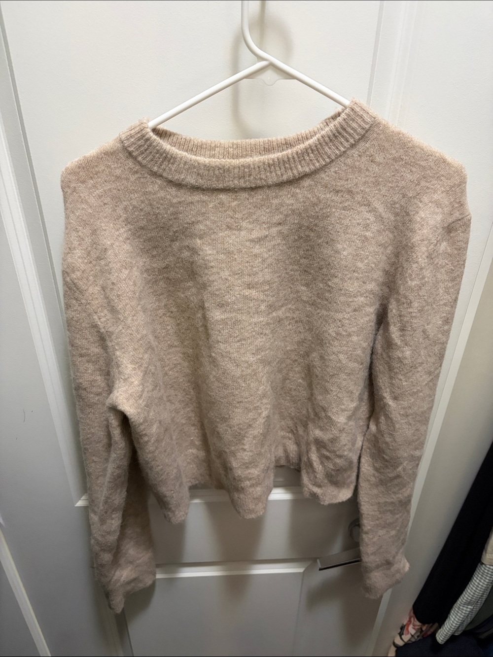 Lululemon Alpaca Wool-Blend Cropped Sweater
Heathered Crepe
